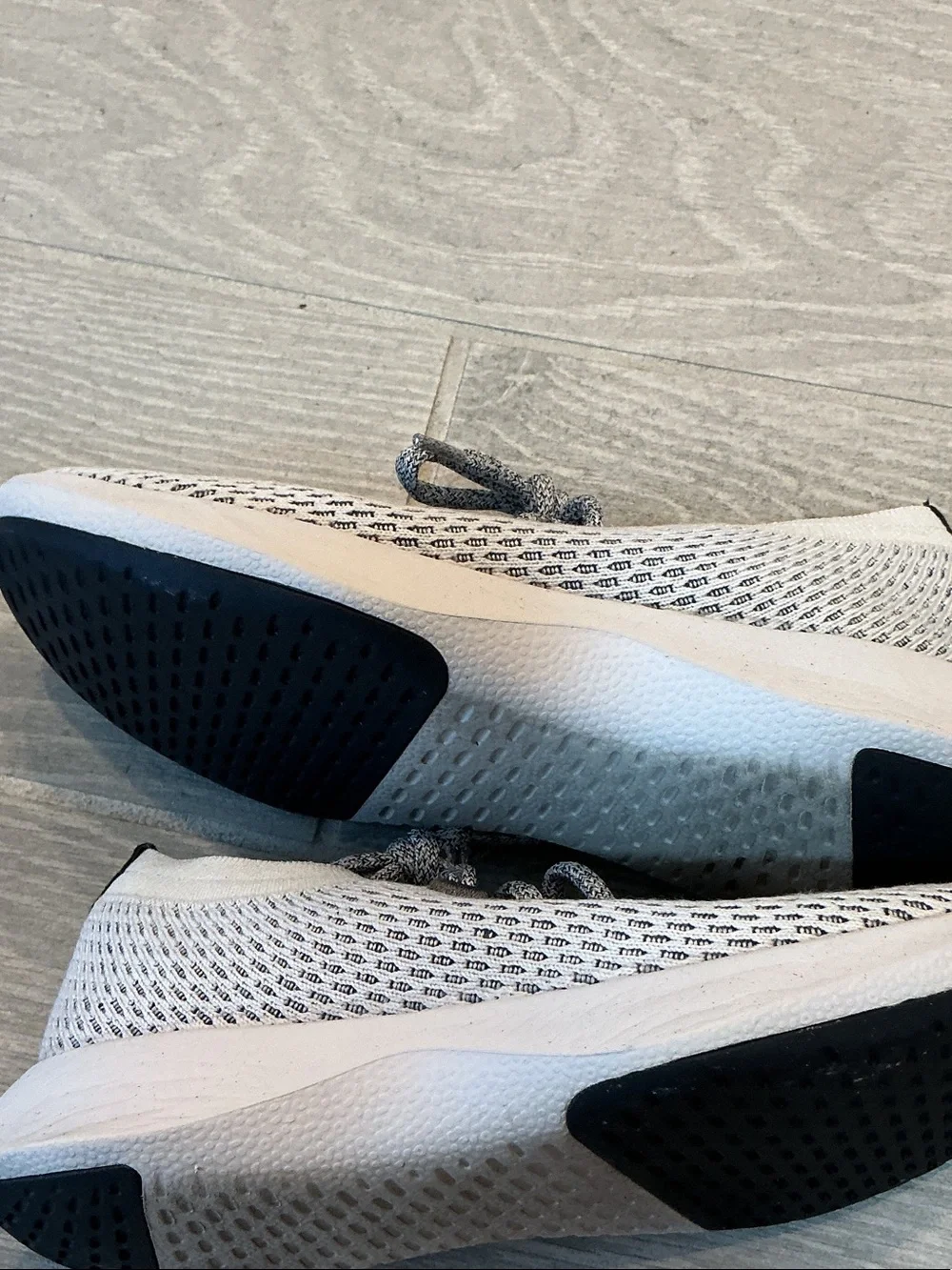 allbirds Tree Dasher 2 White and Gray Knit Lace-Up Sneakers Women’s Sz 6.5